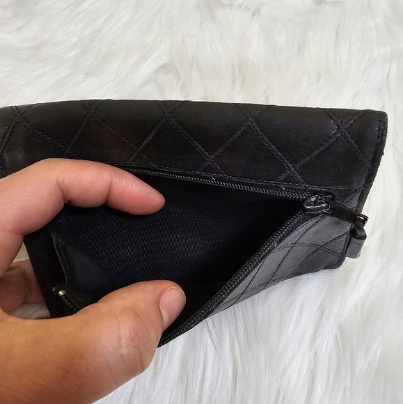 Chanel Black Diamond Stitched Leather Vintage 1989-1991 Wallet - Picture 9 of 17